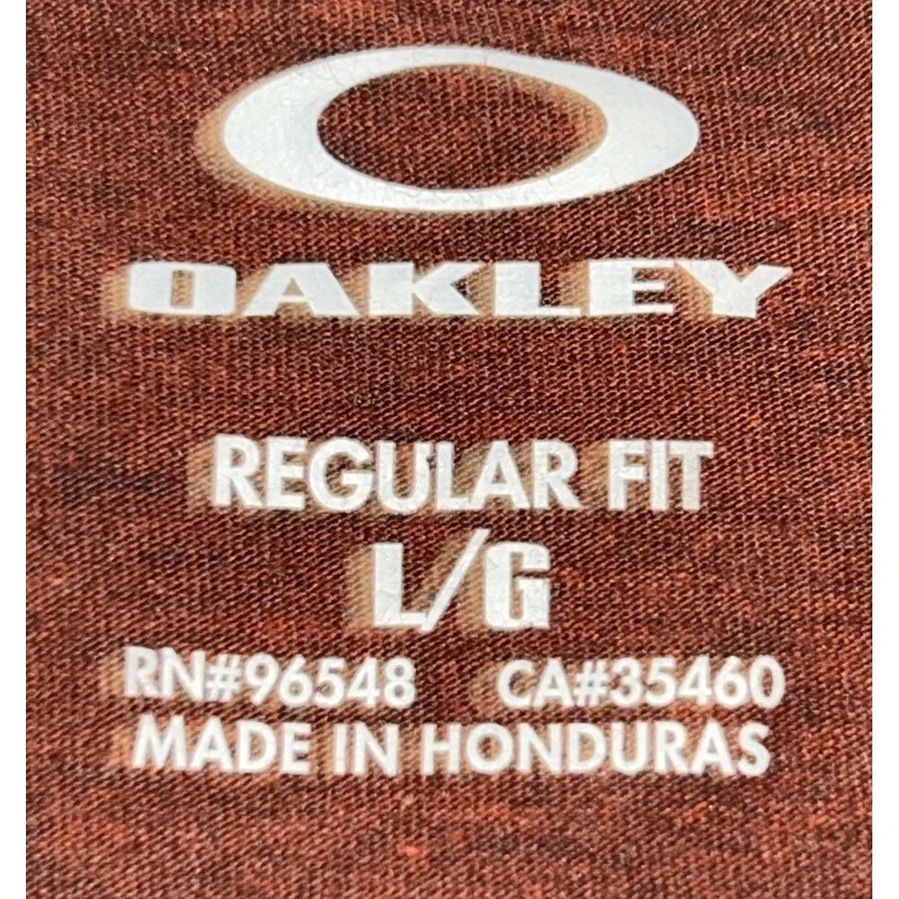 Oakley Rust Red Retro Logo Graphic Design Men's Large T-Shirt